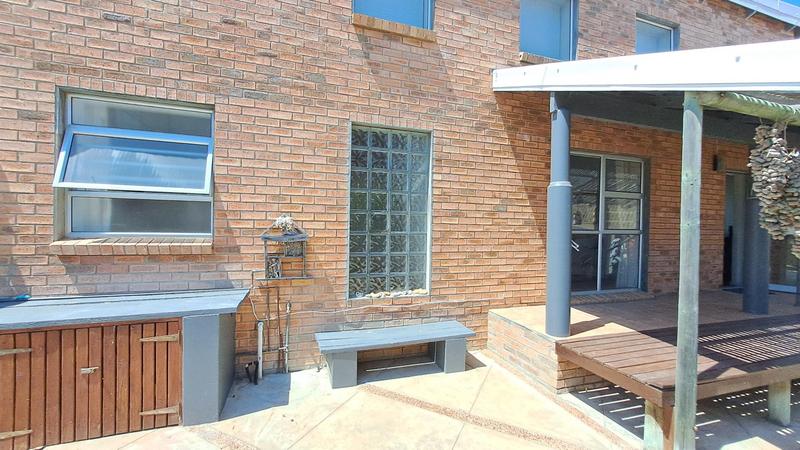 4 Bedroom Property for Sale in Jongensfontein Western Cape